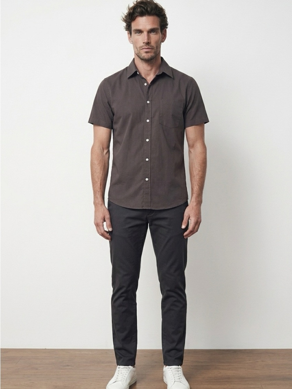 Men's Short-Sleeve Button-Down Shirt in Dark Brown